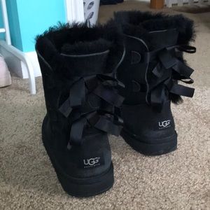 UGG black bow short boots